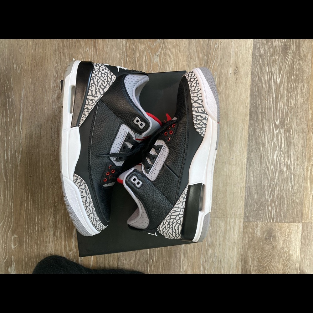 Jordan 3 retro black cement (2018) size 10 mens